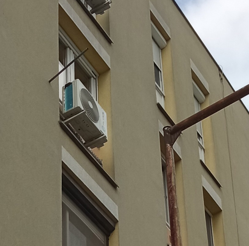 Kültéri egység szerelése emeleti lakásnál